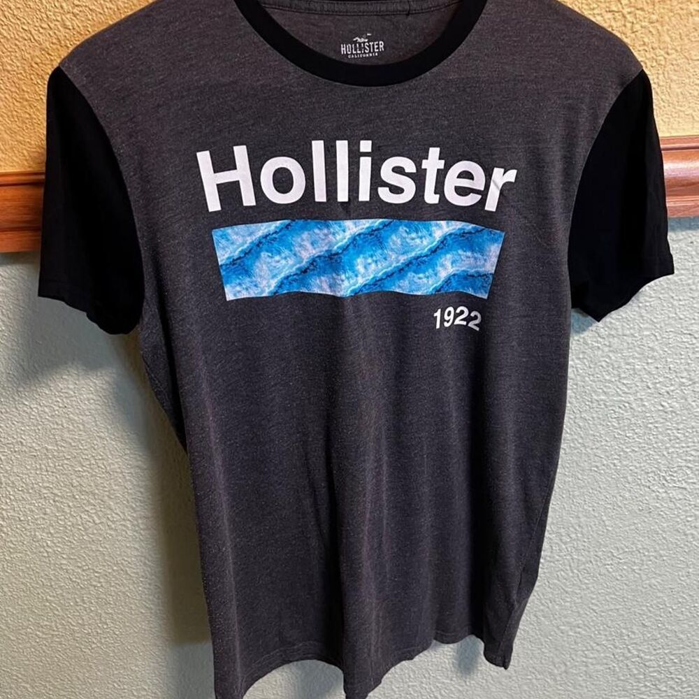 Hollister-co Men's Grey and Black T-shirt